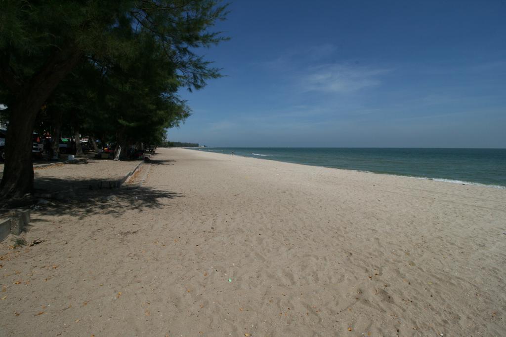 Beachfront Hotel Cha Am Cha-Am Ngoại thất bức ảnh