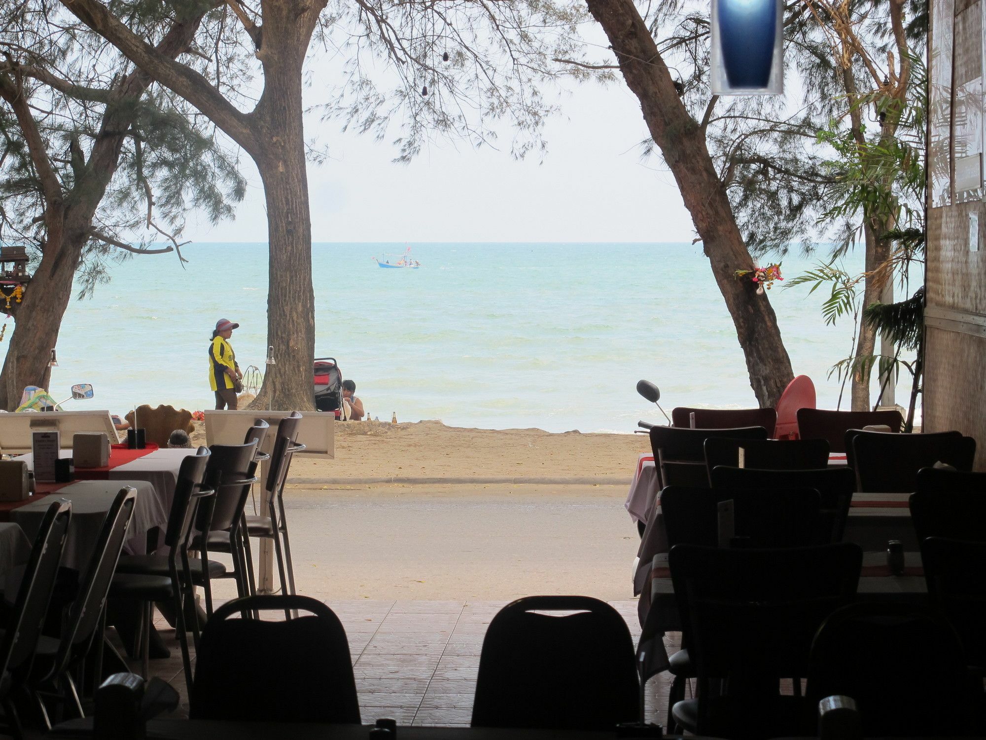 Beachfront Hotel Cha Am Cha-Am Ngoại thất bức ảnh